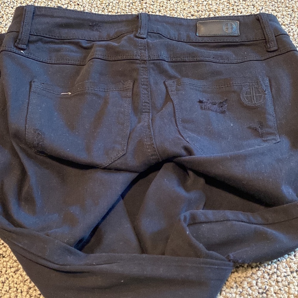 Hot in Hollywood Boyfriend Cut Black Jeans Size 2 w/ Distressing- Like New - Picture 4 of 13